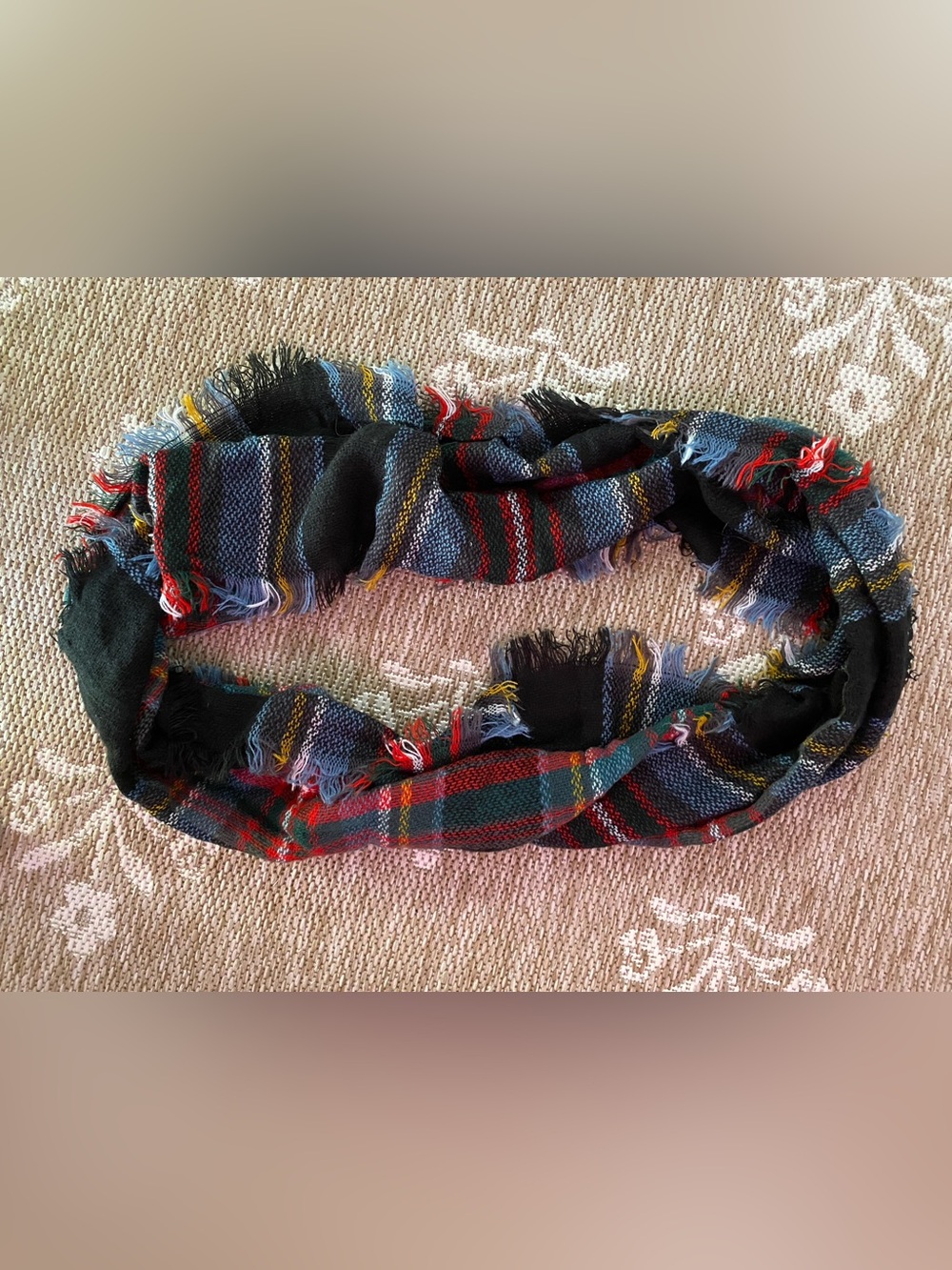 Two Womens Infinity Scarves - Picture 2 of 4